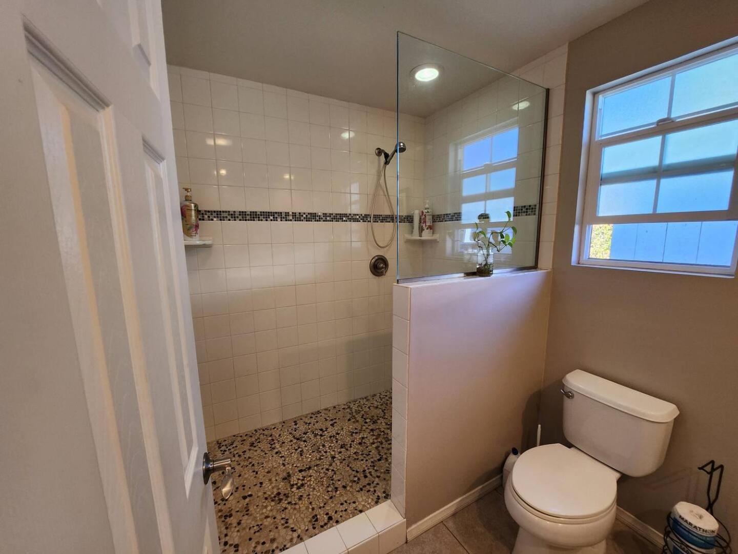Huge Stand Alone In Heart Of La Jolla *
